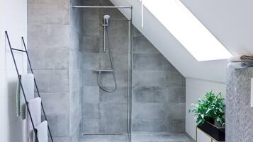 Ferienhaus | Badezimmer | Badewanne