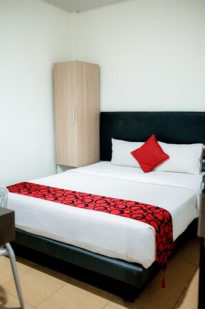 Standard Double Room | Free WiFi, bed sheets - WINER HOTEL PALEMBANG (Palembang)