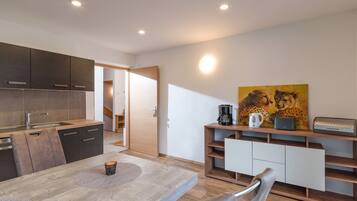 House | Private kitchen | Electric kettle, toaster