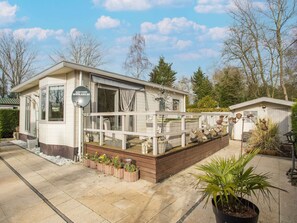 Chalet | Exterior - Chalet Near De Braakman Nature Reserve (Hoek)