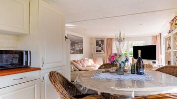 Chalet | Dining