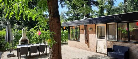 House | Outdoor dining