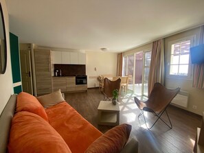 TV - Cap Esterel: Duplex 3 rooms sea view, air conditioning (Saint-Raphaël)