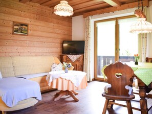 Apartment | 1 Schlafzimmer, individuell eingerichtet