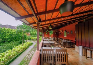 Dining - Clover Holiday Village Coorg Resort by VOYE HOMES (Somvarpet)