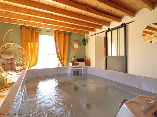 Maison de Campagne avec Spa et Jardin en Normandie