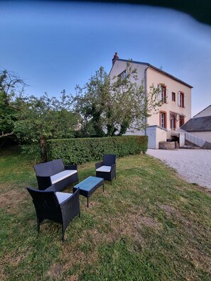Terrace/patio - Grande Villa Familiale et Chaleureuse à Saulieu (Saulieu)