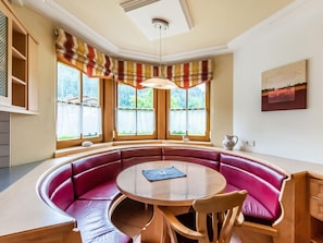 Apartment | Dining - Cosy Apartment With Tiled Stove (Radstadt)