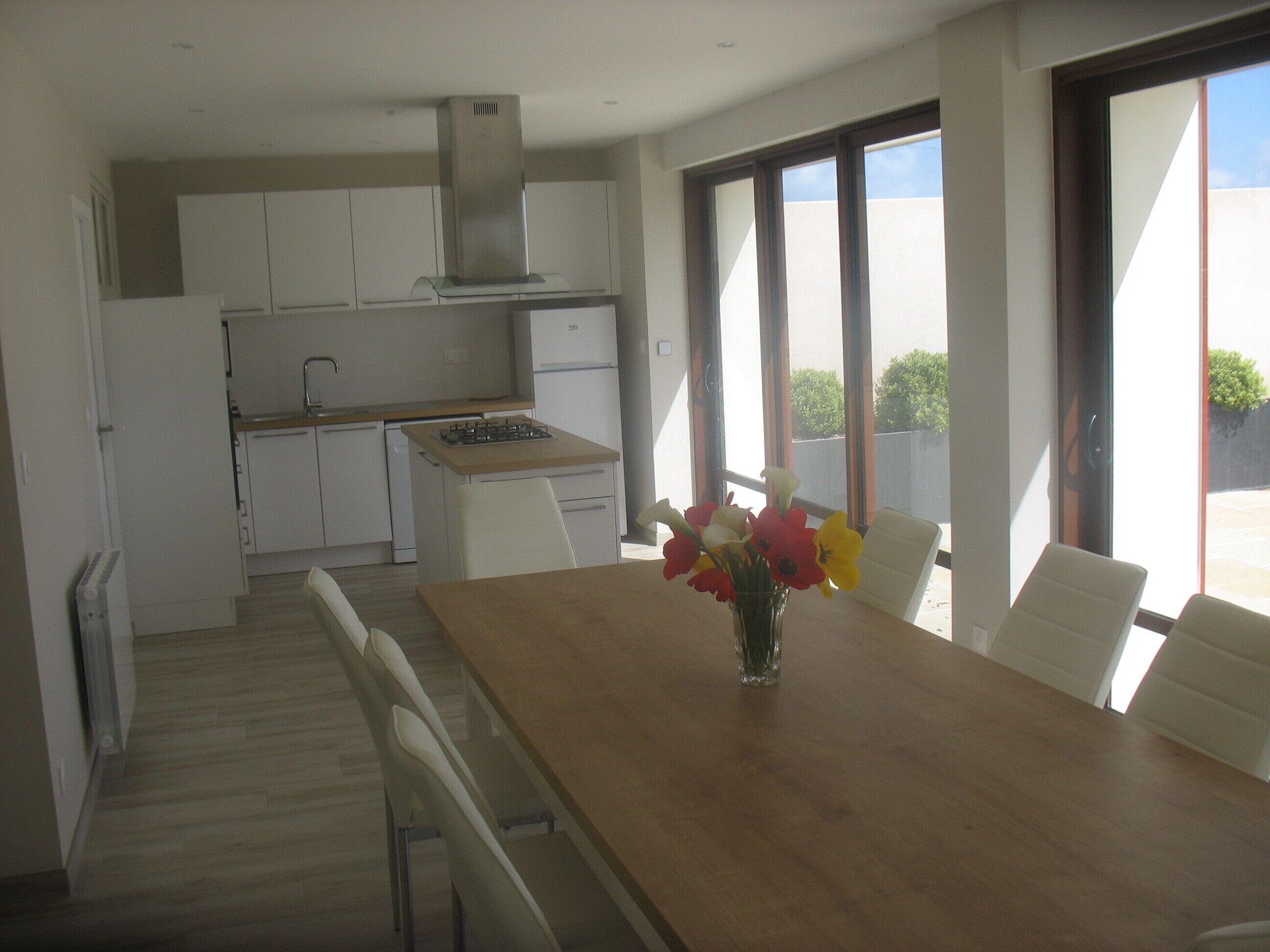 雪櫃、微波爐、焗爐、爐具