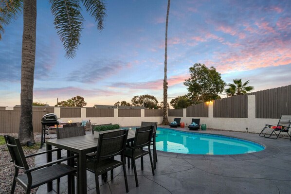 Pool - 4BR Pool and Fast WiFi Fifteen Min to SD (El Cajon)