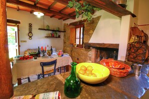 House | Private kitchen | Stovetop, high chair - Rustic Holiday Home, Ortignano (Ortignano Raggiolo)