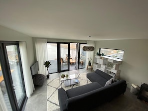 Living area - Luxurious Detached Water Villa With Jetty (Balk)