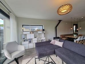 Living area - Luxurious Detached Water Villa With Jetty (Balk)