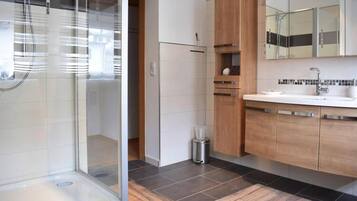 Apartment | Badezimmer