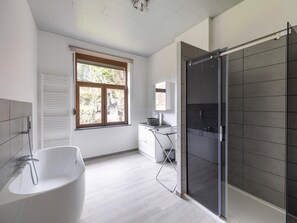 House | Bathroom - Beautiful Holiday Home in Dinant With Garden (Dinant)