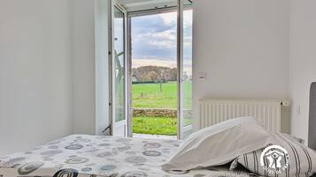 6 bedrooms, free WiFi, bed sheets