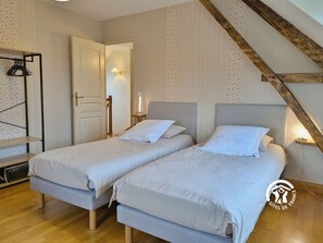 6 bedrooms, free WiFi, bed sheets