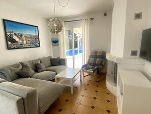 TV, fireplace - Beautiful Villa with Pool, Near Beach and Marina, Sleeps 7 (L'Ametlla de Mar)