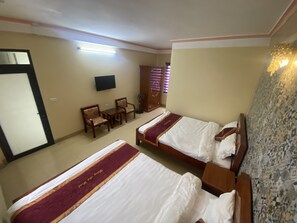 Memory-foam beds, desk, free WiFi
