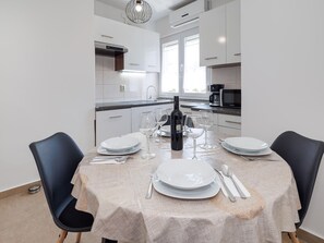 Apartment | Dining