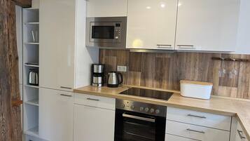 House | Private kitchen | Electric kettle, toaster