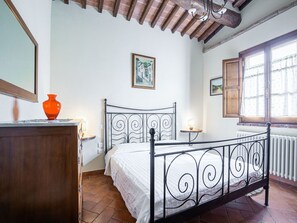 Nhà | 2 phòng ngủ, trang bị nội thất với thiết kế riêng biệt