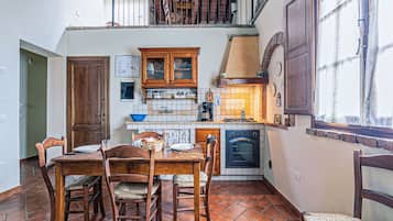 Huis | 2 slaapkamers, individueel gemeubileerd, een strijkplank/strijkijzer