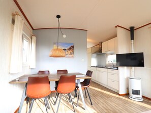 Dining - Inviting Dune Chalet in Hollum Near Golf Course (Hollum)