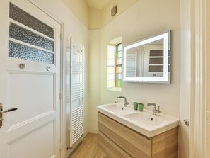 Villa | Badezimmer