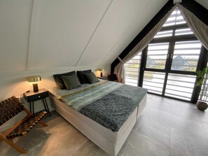 House | 4 bedrooms, individually furnished, bed sheets - Villa in Balk With Private Jetty (Balk)