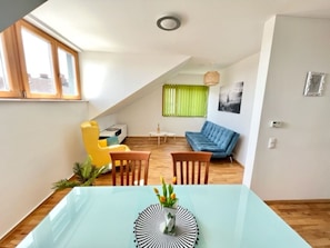 Dining - Apartment in a Charming Area (Tragwein)