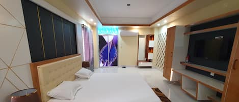 Premium Room | Free WiFi, bed sheets