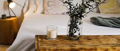 Habitación triple | Caja fuerte, tabla de planchar con plancha, wifi gratis y ropa de cama