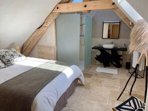 5 Schlafzimmer, kostenloses WLAN, Bettwäsche