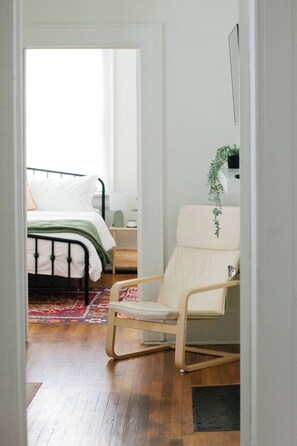 3 bedrooms, desk, iron/ironing board, free WiFi