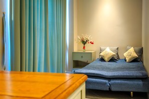 Family Studio Suite | Free minibar, soundproofing, iron/ironing board, free WiFi