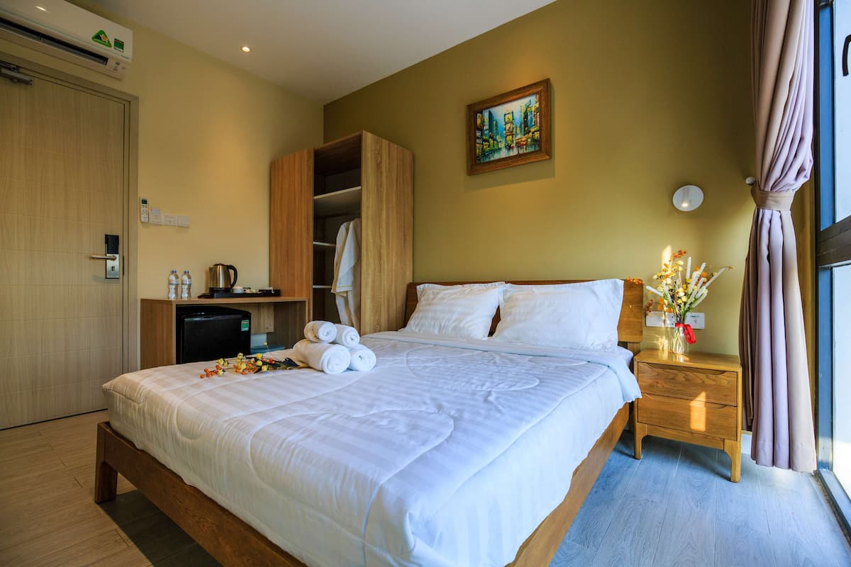 Standard Double Room | Free minibar, soundproofing, iron/ironing board, free WiFi