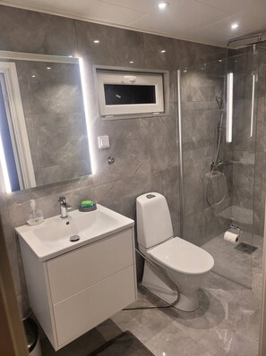 Casa | Baño | Ducha y toallas
