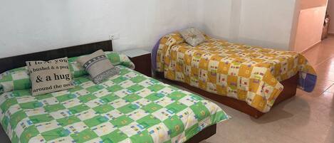 3 chambres, bureau, fer et planche à repasser, Wi-Fi gratuit