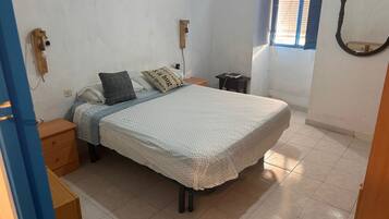 3 slaapkamers, een bureau, een strijkplank/strijkijzer, gratis wifi