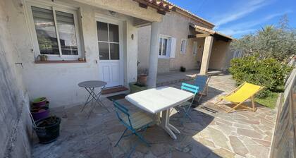 Charming independent T2 near blue coast beach