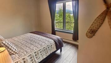 3 bedrooms, free WiFi, bed sheets