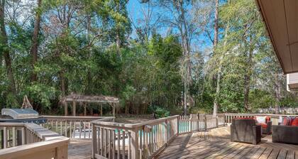 Palmer & Tally | Fenced in Yard w/ Private Pool