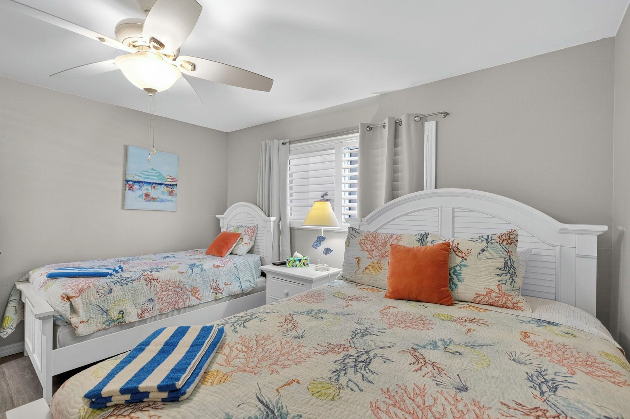 Condo Deluxe | 2 habitaciones, tabla de planchar con plancha y wifi gratis 