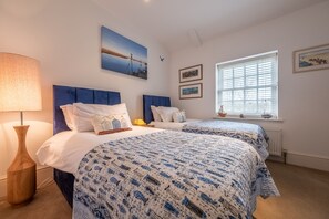 3 bedrooms, iron/ironing board, Internet, bed sheets