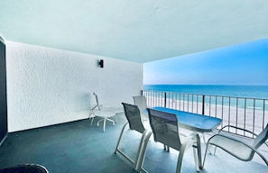 Outdoor dining - Beachfront Condo/Lg Covered Balcony, Pool, Comfort &Style, Beach Service Inc. (panama city beach)
