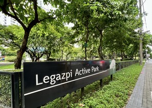 Property grounds - Parkview Spacious 1BR w/ Balcony near Greenbelt Mall Makati City (Makati)