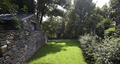 LaComte5 Cozy, Authentic converted Ardennes farmhouse