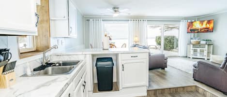 Fridge, microwave, oven, coffee/tea maker
