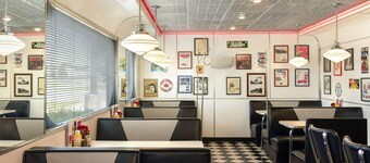 Travelodge by Wyndham Wellington KS